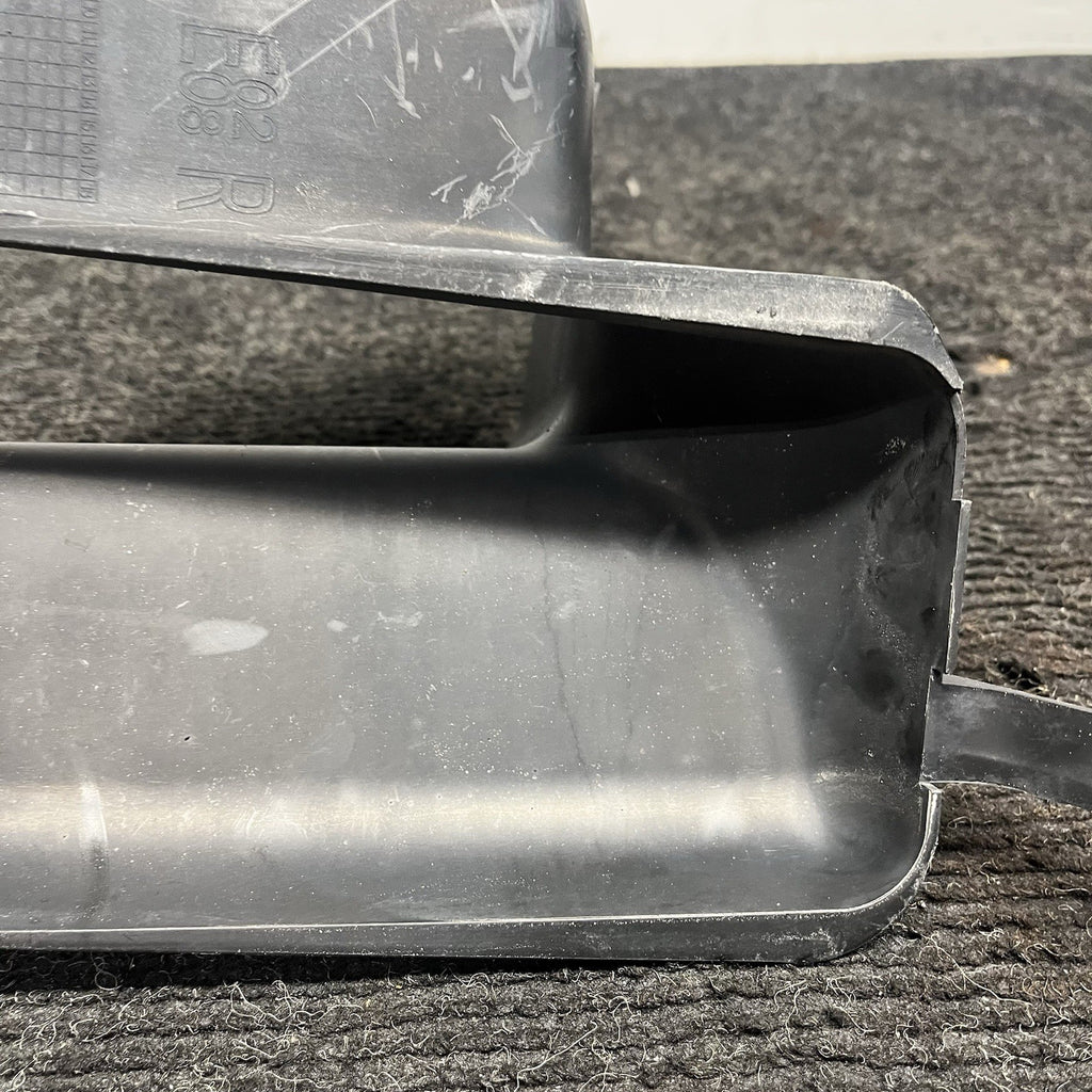 ☑️ 08-13 OEM BMW E82 E88 135i Front Right Passenger Side Oil Cooler Air Duct