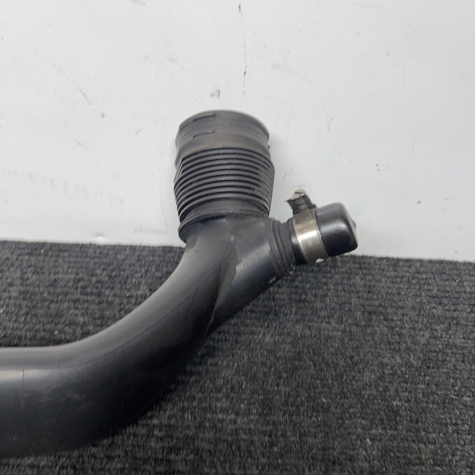 ☑️ BMW E60 E82 E90 E92 TURBO CHARGE AIR INDUCTION TUBE INTAKE PIPE OEM