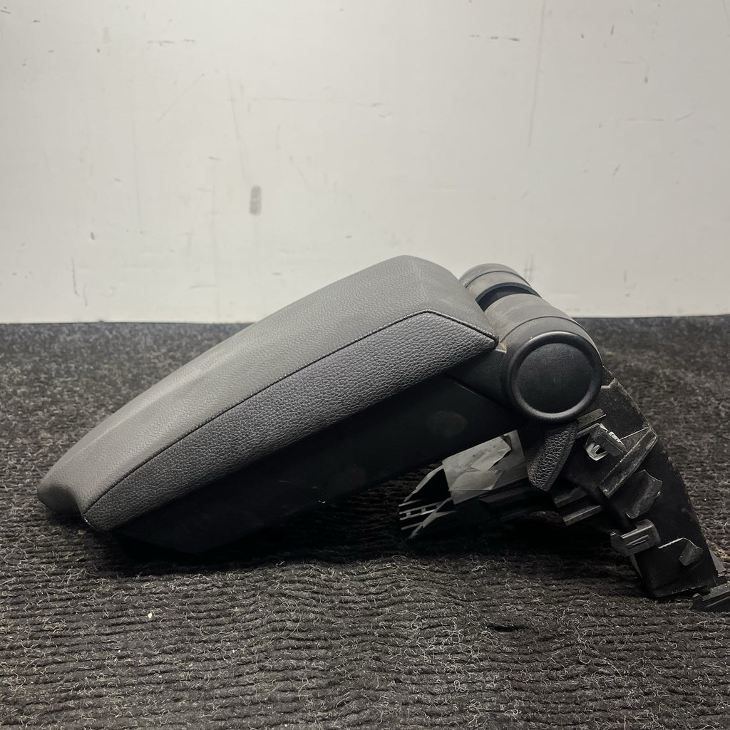 08-13 BMW E82 128i 135i Center Console Armrest Tray Lid BLACK Leather 9110501-08