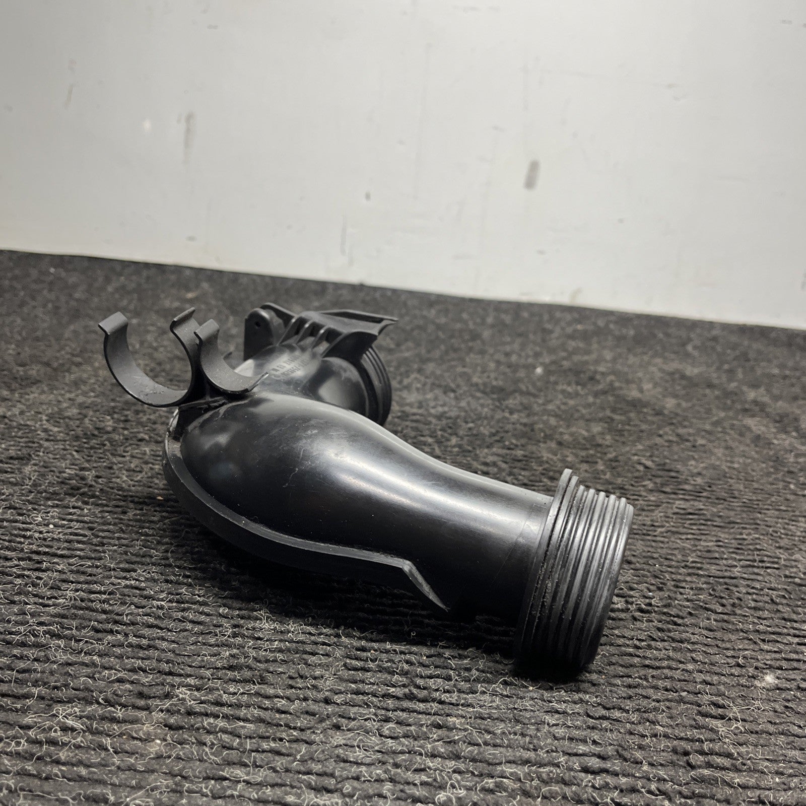 ☑️ Lower Bottom Turbo Air Duct Intake Boot Muffler Pipe OEM BMW E84 E90 E92 E93