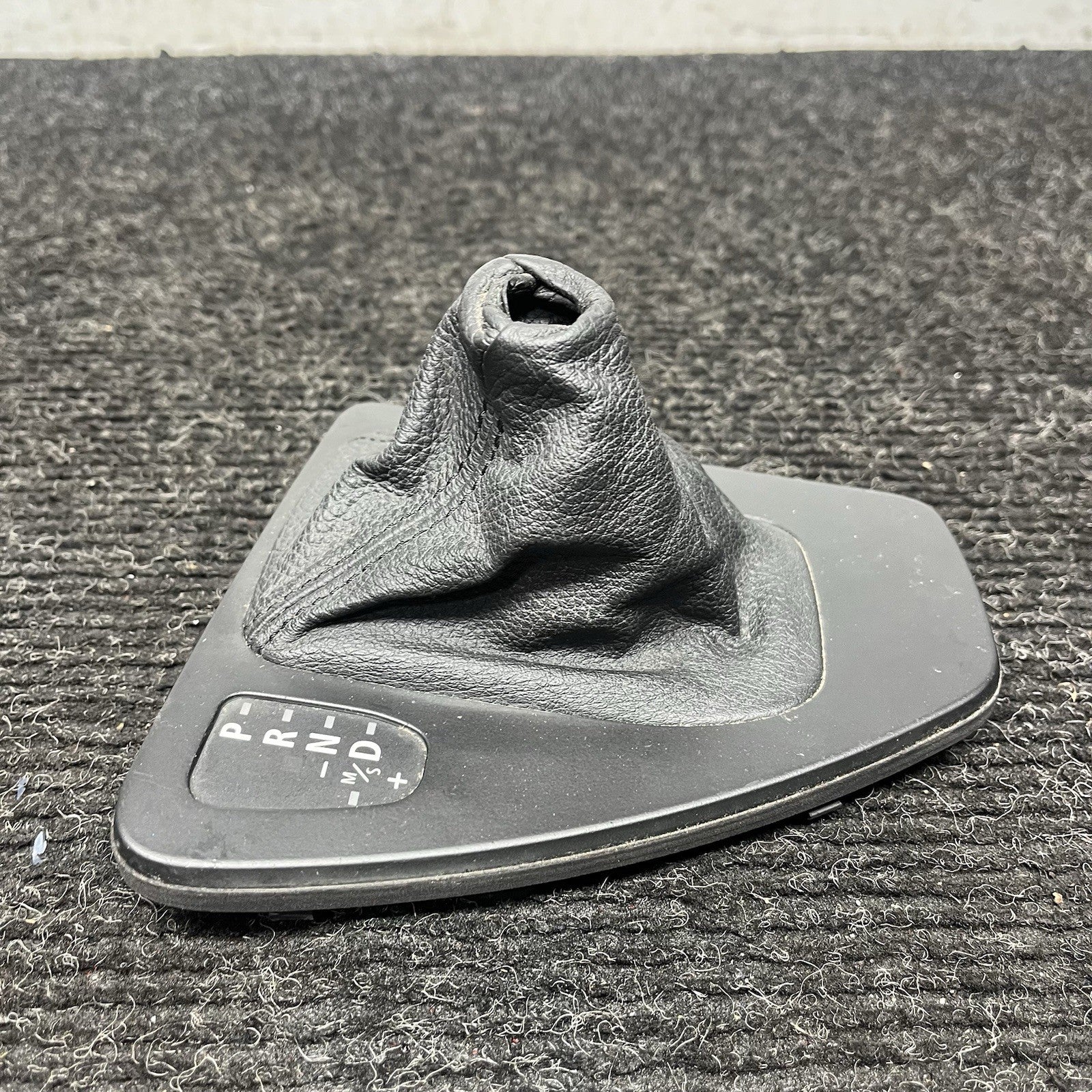 ☑️ 06-13 BMW E90 E92 GEAR SHIFTER TRIM BEZEL AUTO W/CLEAN SHIFT KNOB OEM
