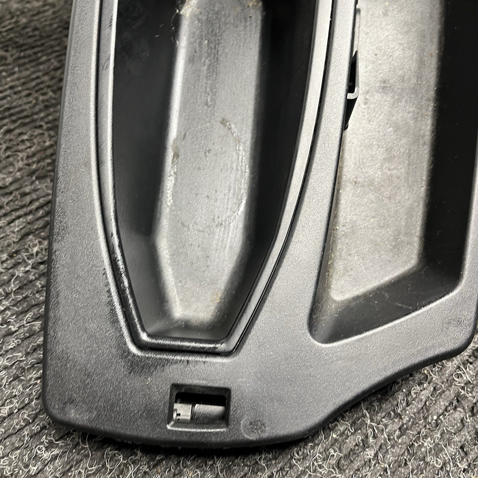 ☑️ 08-13 OEM BMW E88 E82 Center Console Armrest Tray Black Leather