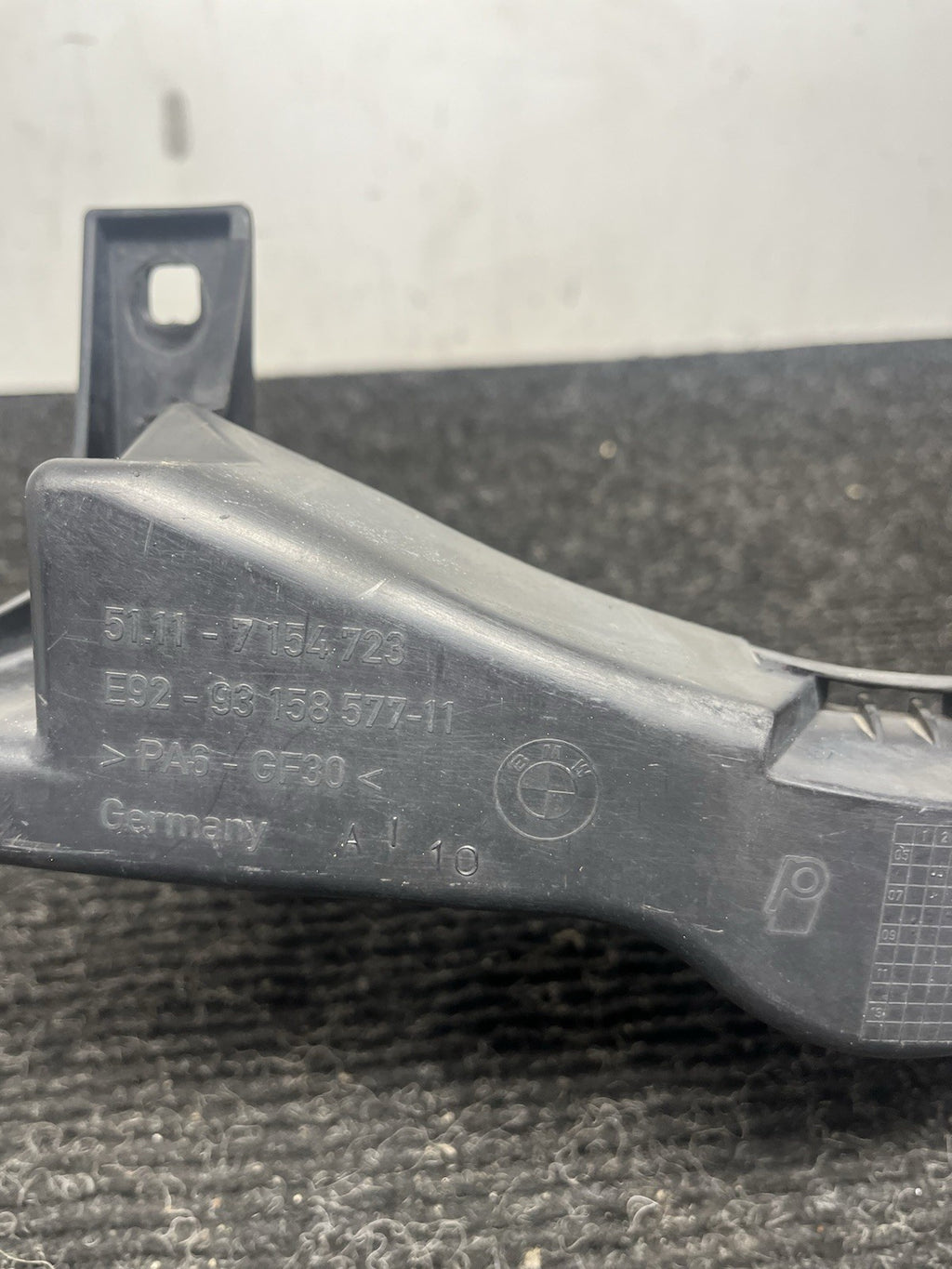 ☑️ 08-13 BMW E90 E92 E93 M3 OEM Drivers Left Headlight Bracket Carrier Mount LH