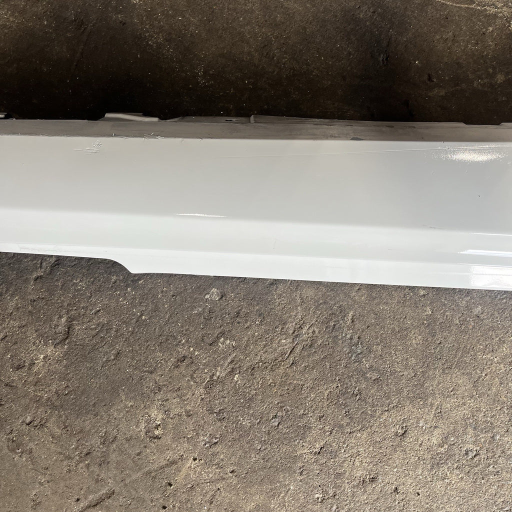 ☑️ 07-13 OEM BMW E92 E93 Right Passenger Side Skirt Rocker Panel White
