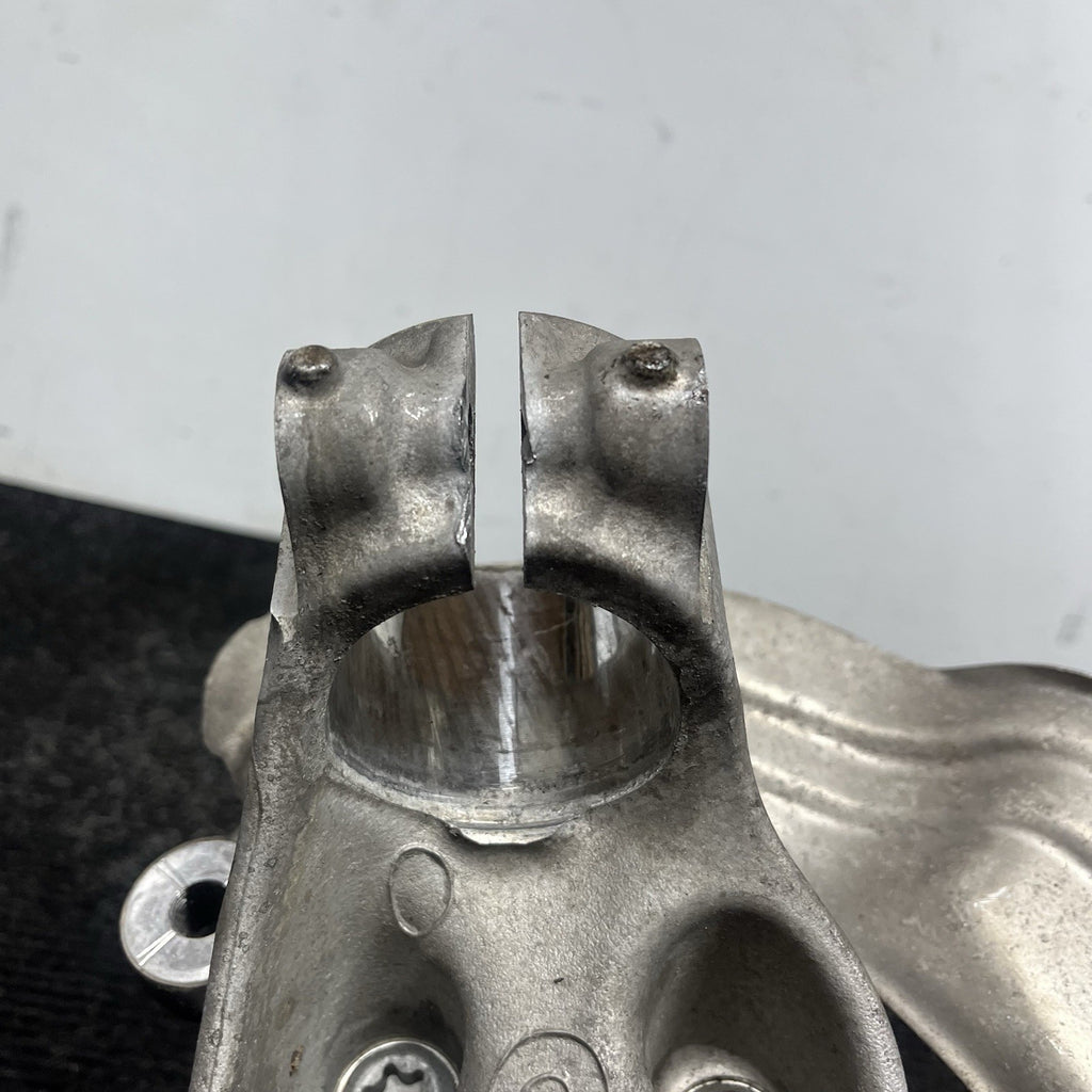 ☑️ 14-17 BMW F22 F23 M235i Front Left Driver Spindle Knuckle Hub RWD OEM