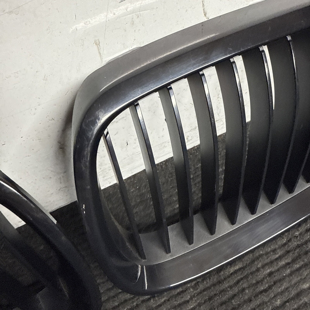 ☑️ 07-10 BMW E92 E93 328I 335I SET FRONT BUMPER LEFT & RIGHT KIDNEY GRILLE OEM