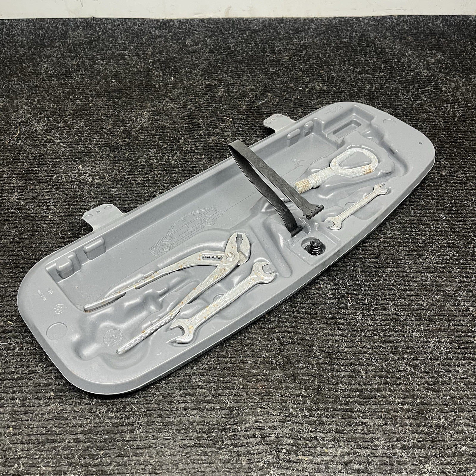 ☑️ 01-06 BMW E46 CONVERTIBLE SPARE TIRE TOOL KIT W CASE 1096200 OEM