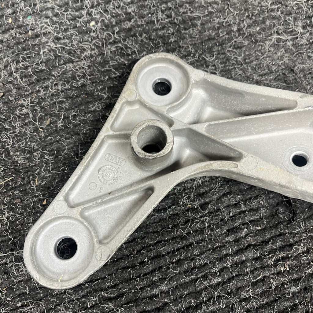 ☑️ 06-13 BMW E92 335i Automatic Transmission Mount Bracket Support OEM