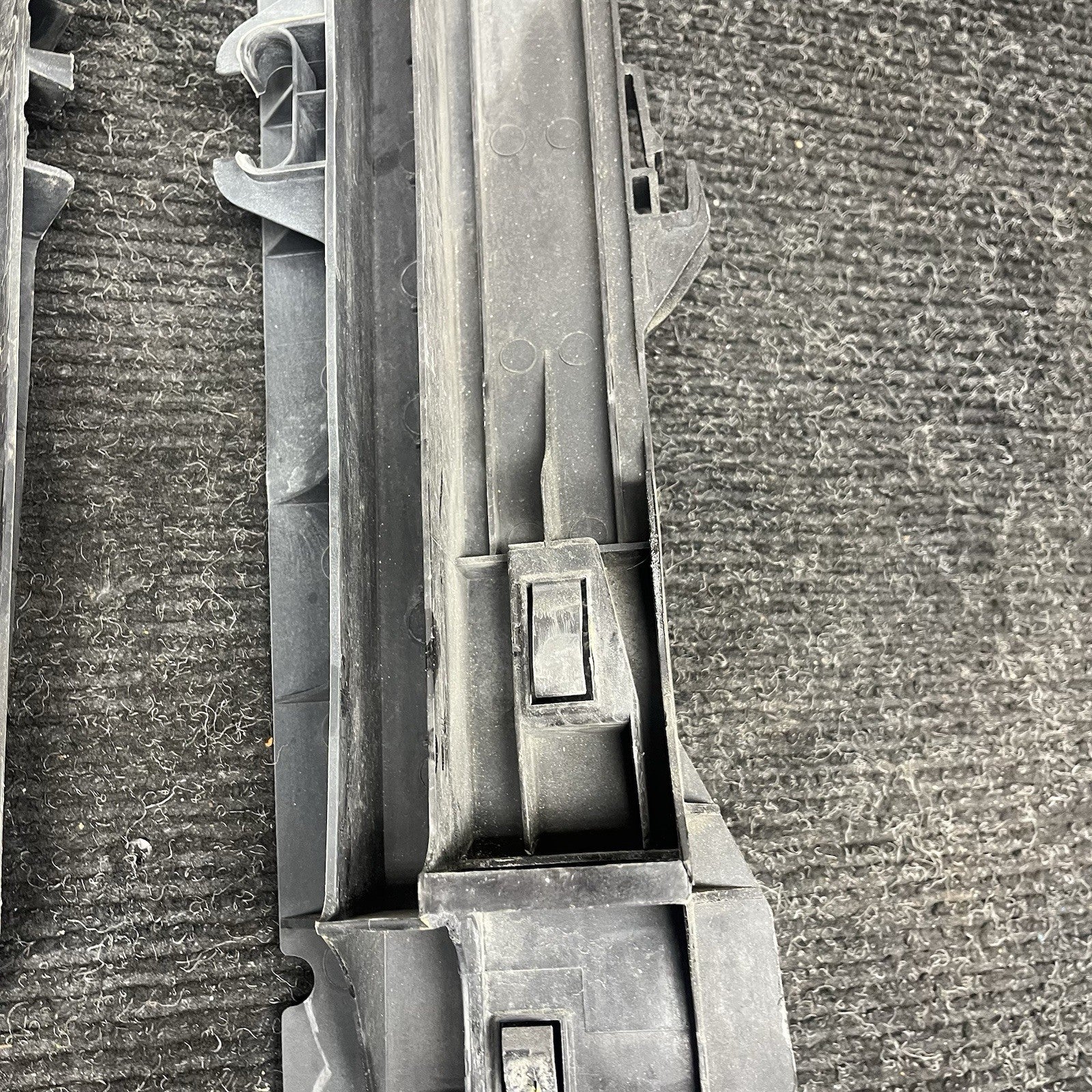☑️ 08-19 BMW X6 X5 F16 F15 RADIATOR CORE SUPPORT MOUNT BRACKET COVER PAIR OEM