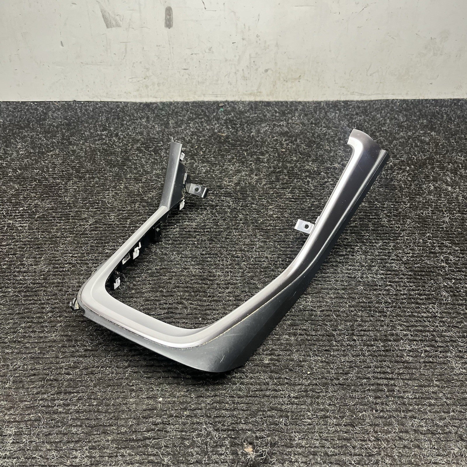 ☑️ 2022-2025 TOYOTA GR86 CENTER CONSOLE GEAR SHIFTER BEZEL TRIM S22009480