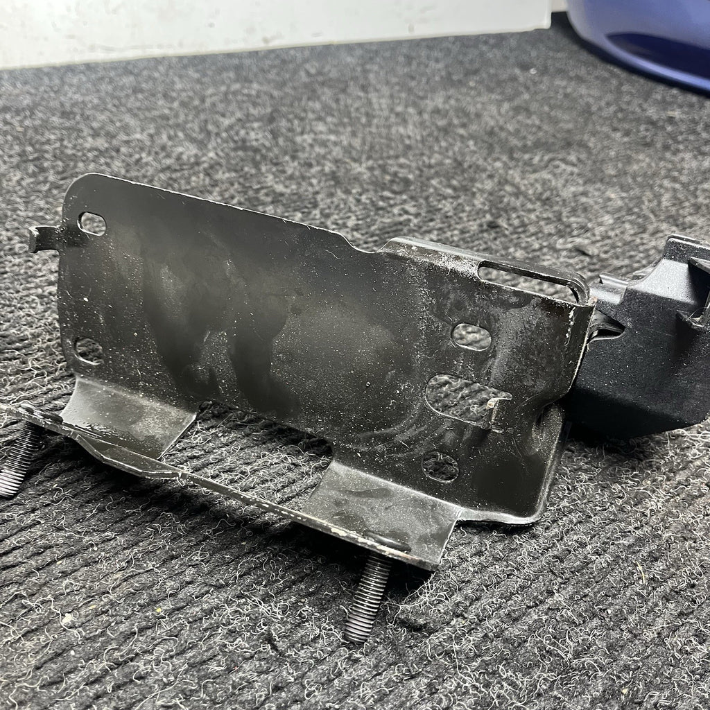 ☑️ 11-13 OEM BMW E92 E93 335is Radiator Support Left Driver Plate Bracket Mount