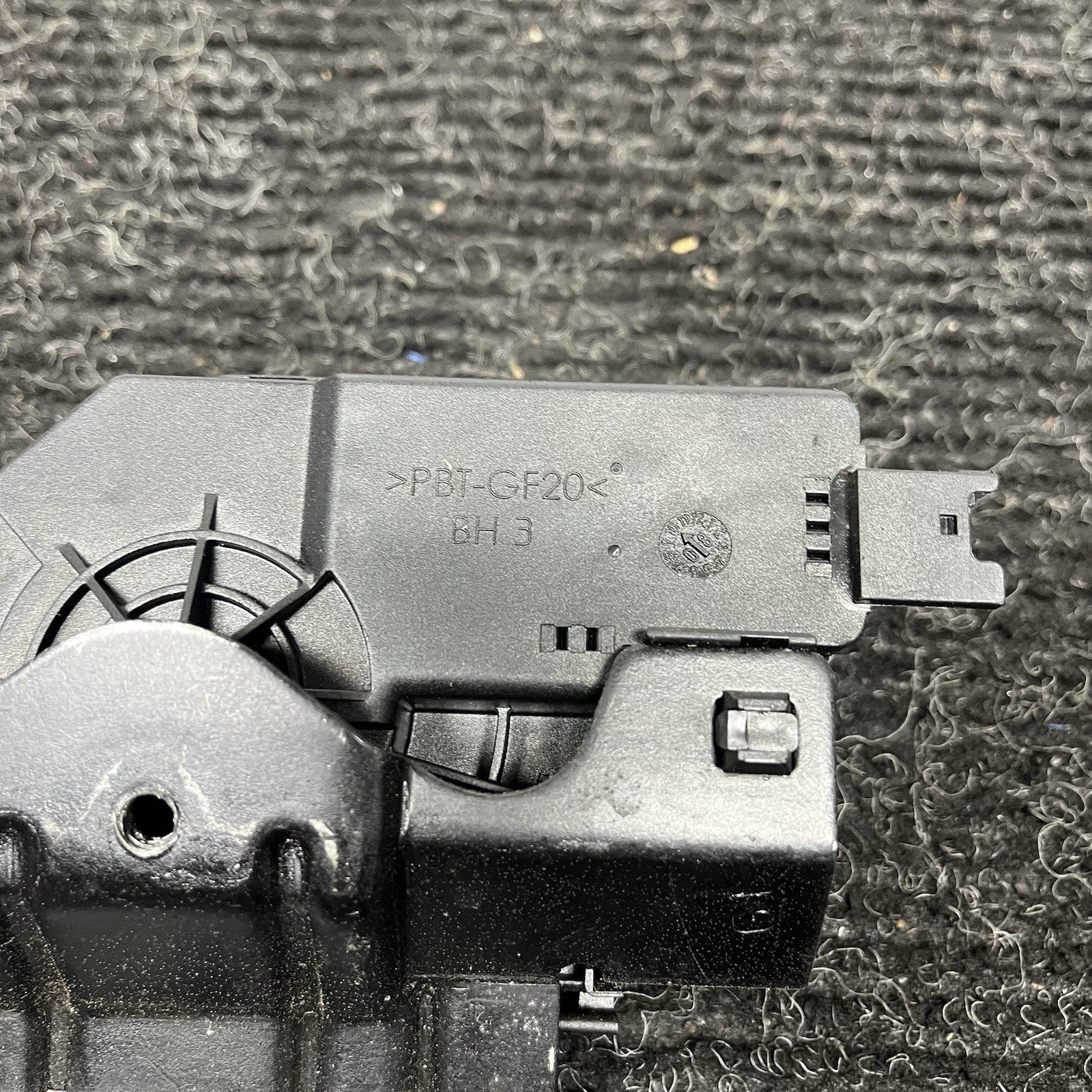 ☑️ BMW E46 M3 330i 325i 323i REAR TRUNK RELEASE LOCK LATCH MECHANISM OEM