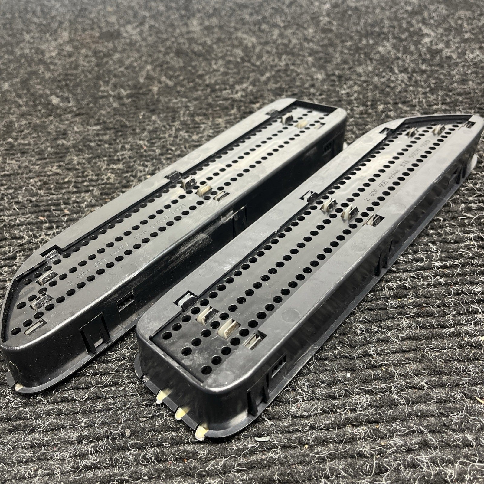 ☑️ 01-06 BMW E46 M3 Right & Left Set Fender Molding Grill Vent Trim Set