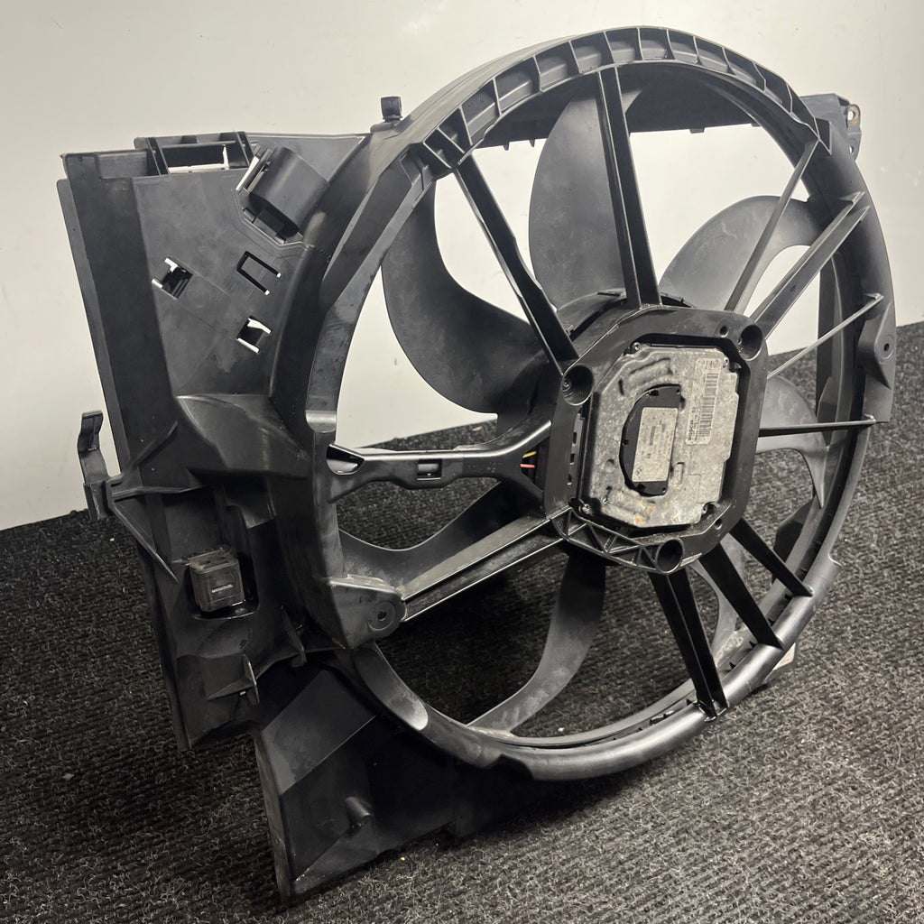 ☑️ 07-13 OEM BMW E88 E90 E92 N54 N55 Engine Radiator Cooling Auxiliary Fan 600W