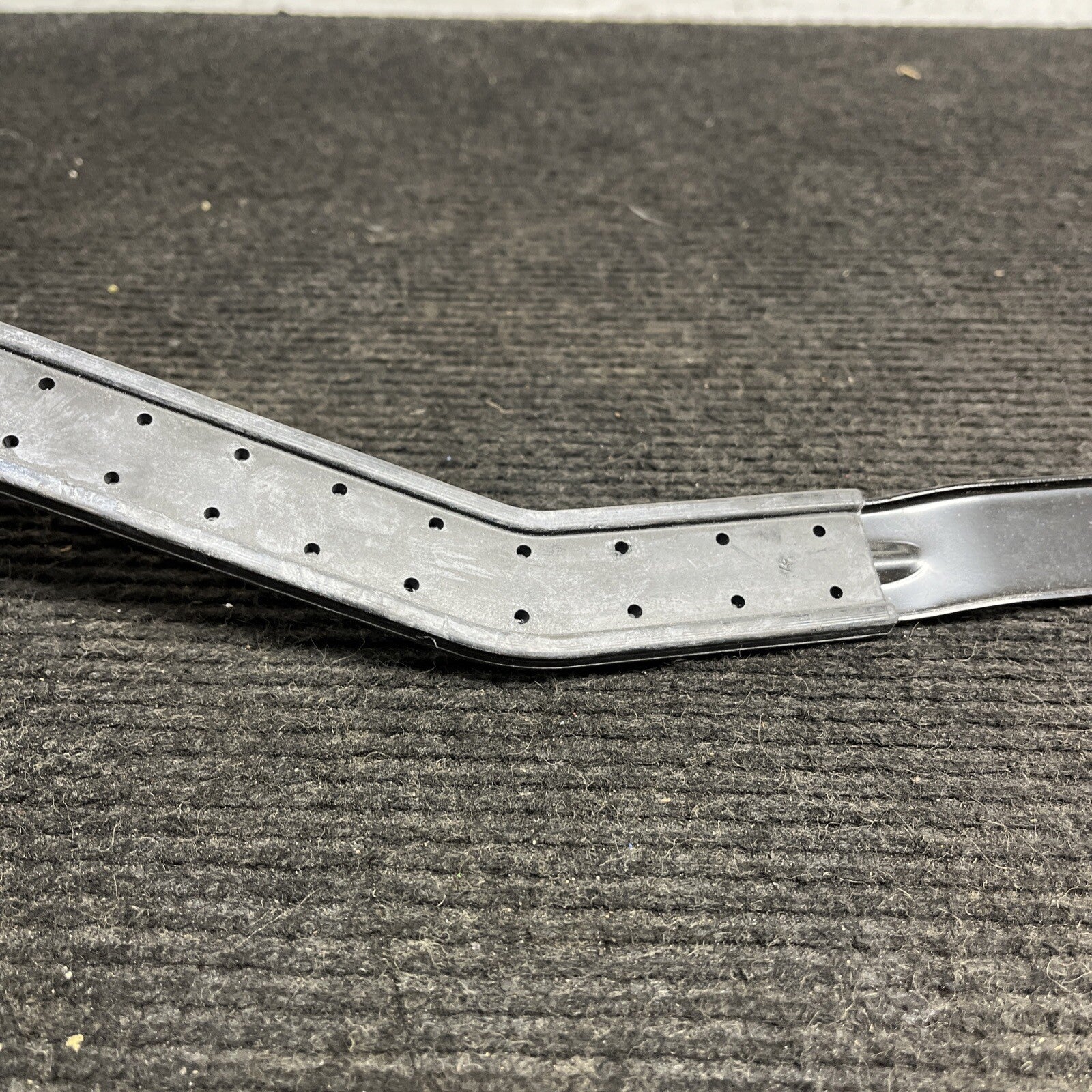 ☑️ 2008-2013 BMW 128i 135i Coupe Battery Protection Bar Bracket Holder Tie OEM