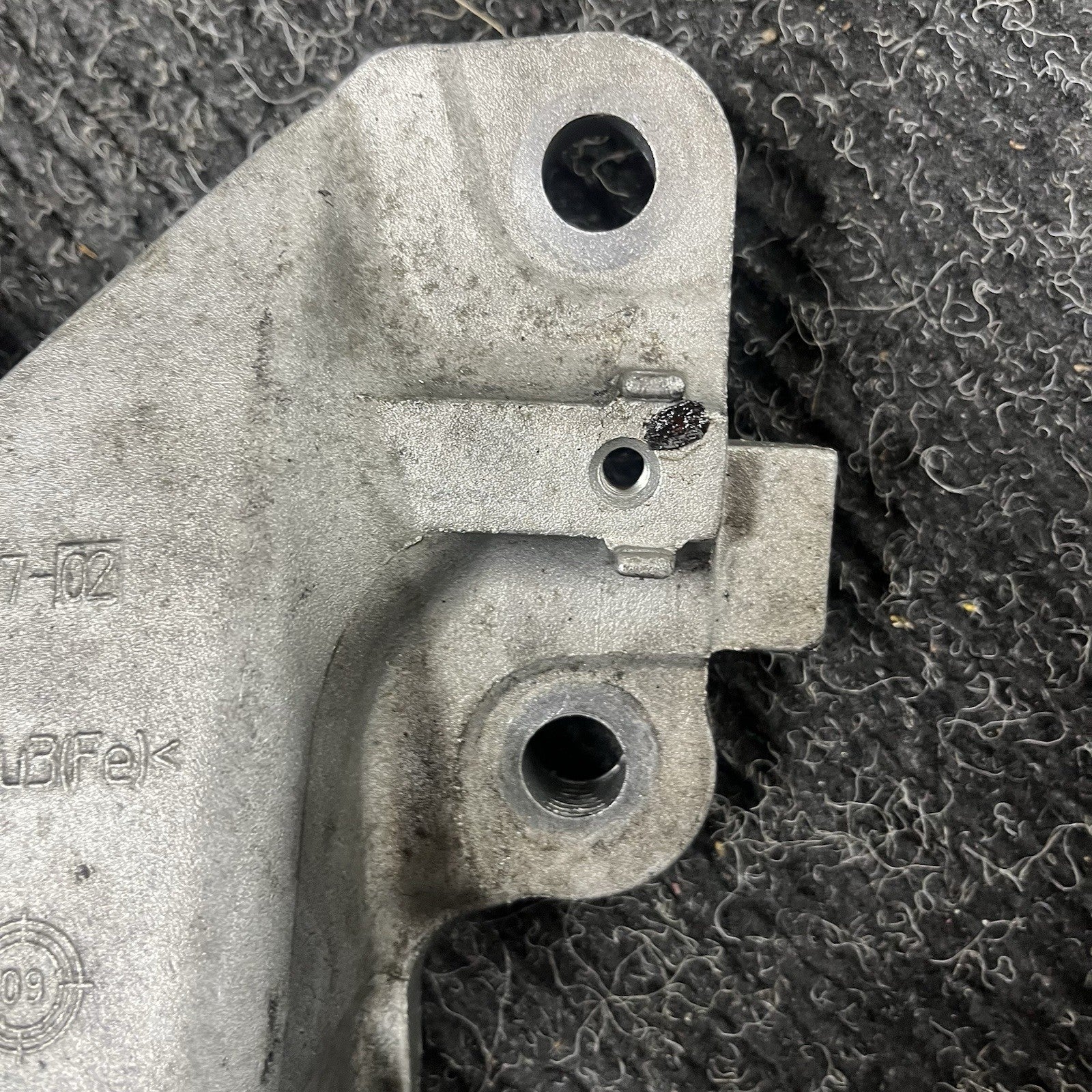 ☑️ BMW E90 E91 E92 Engine Mount Bracket Left N54 6760317 Motor Mount Bracket