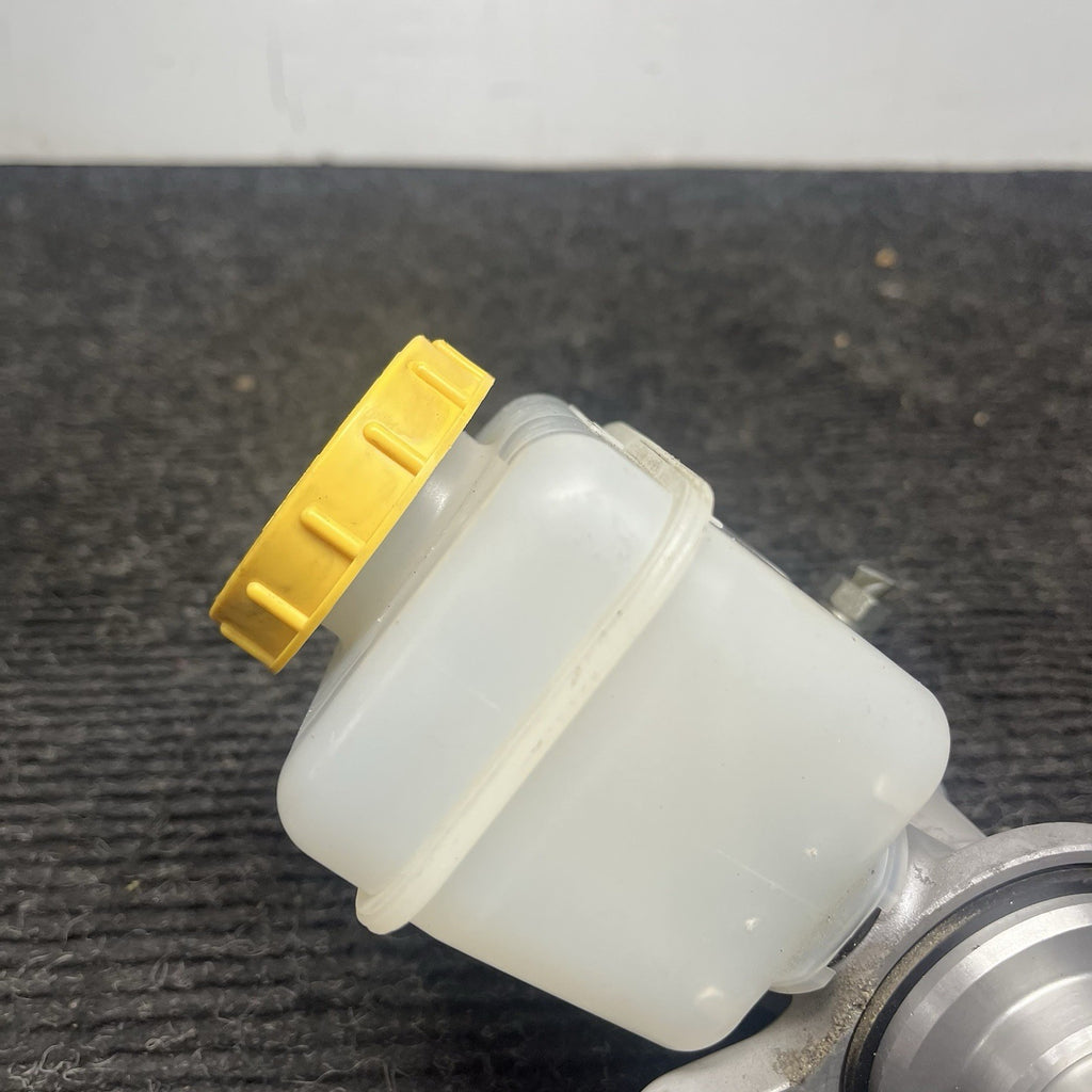 ☑️ 2015-2019 Subaru WRX Brake Master Cylinder Reservoir OEM 15-19