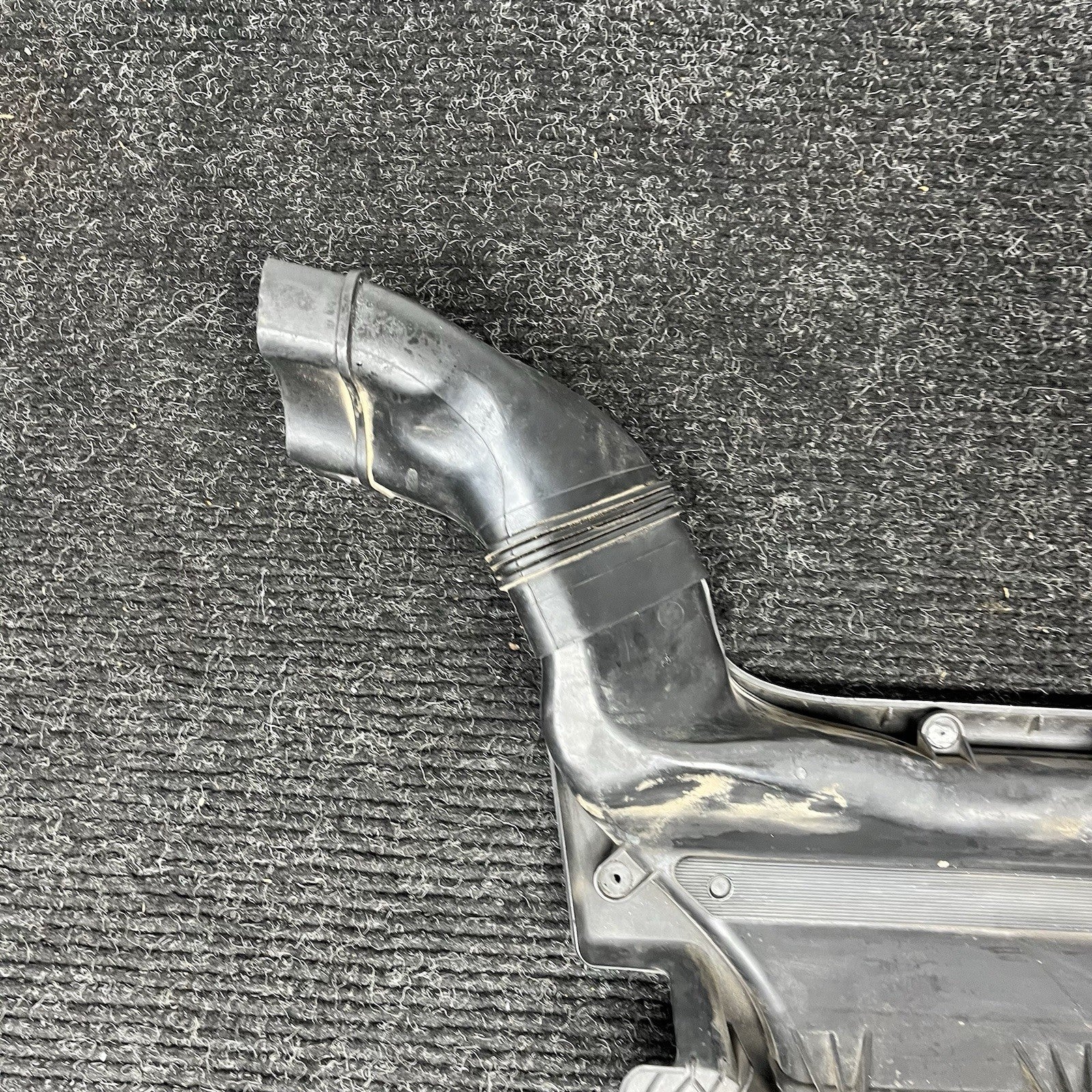 ☑️ 01-06 BMW E46 325i 325ci 330i 330ci 330xi Upper Radiator Air Duct OEM *NOTE*