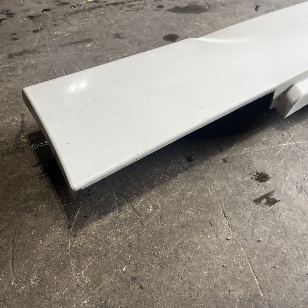 ☑️08-13 OEM BMW E88 E82 135 MSport Right Passenger Side Skirt Rocker Panel White