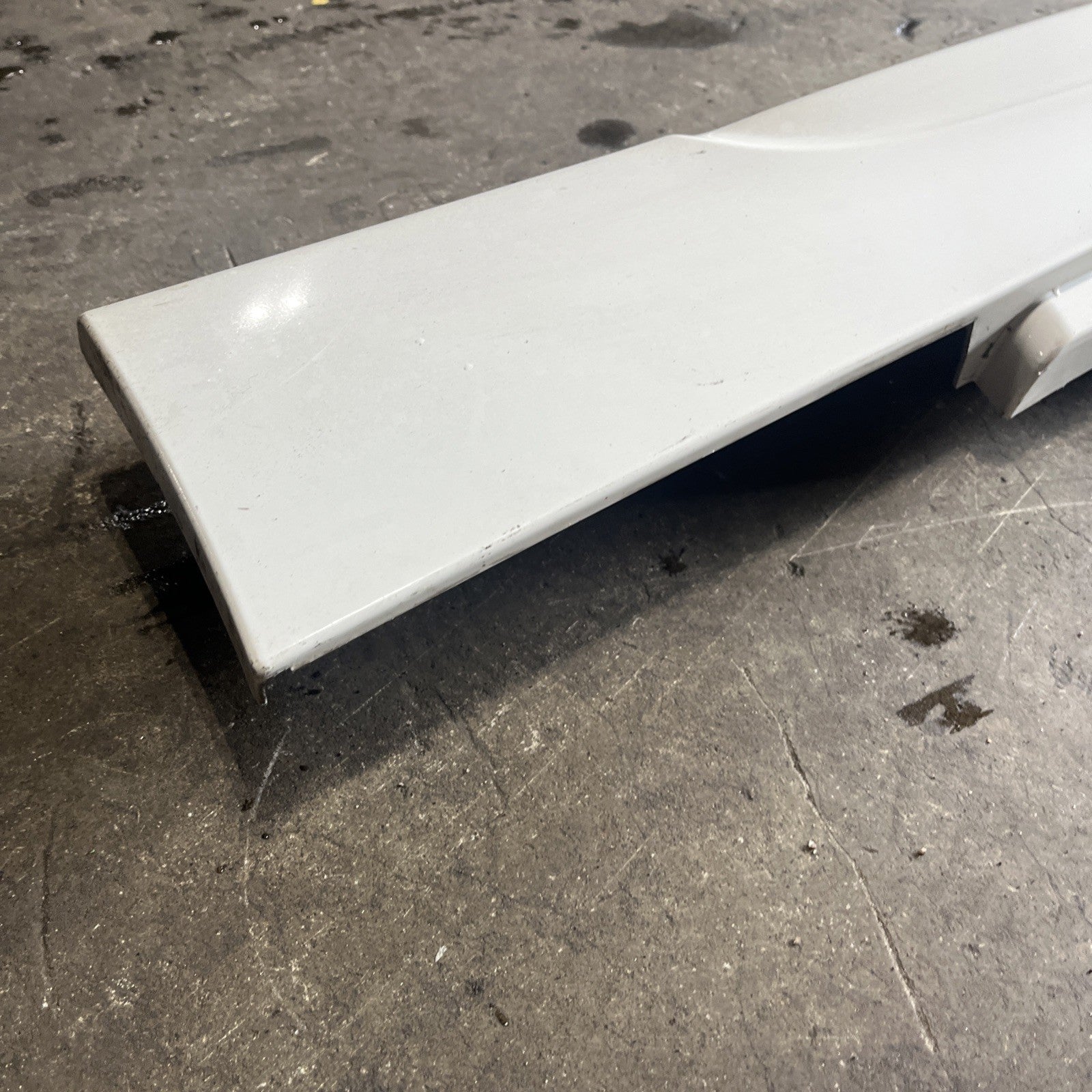 ☑️08-13 OEM BMW E88 E82 135 MSport Right Passenger Side Skirt Rocker Panel White