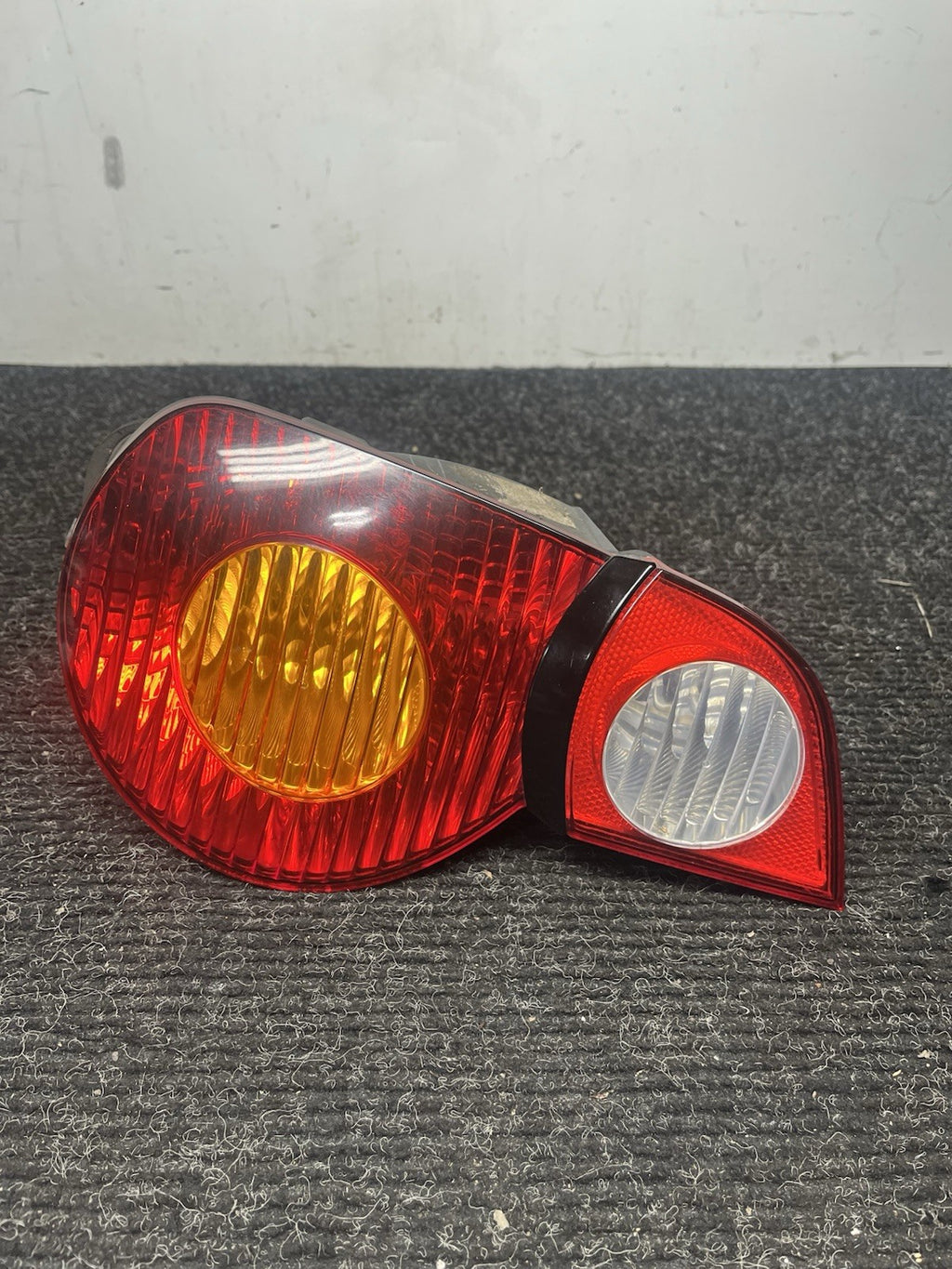 ☑️ 03-05 BMW E85 Z4 Roadster Rear Left LH Driver Side Tail Light Lamp OEM