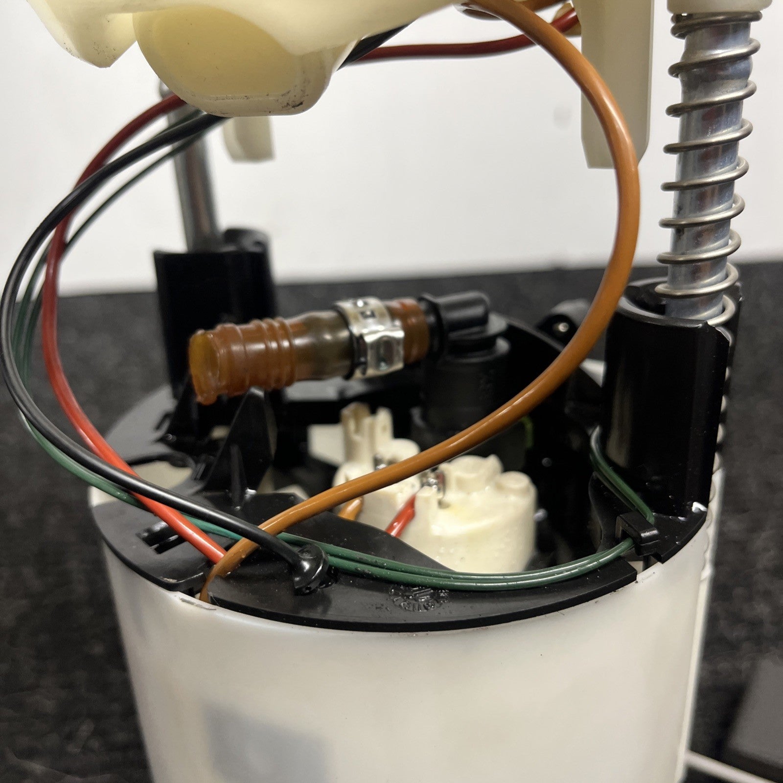 ☑️ 06-13 BMW E82 E88 E90 E91 E92 E93 128I 135I 328I 335I Fuel Pump Sending OEM