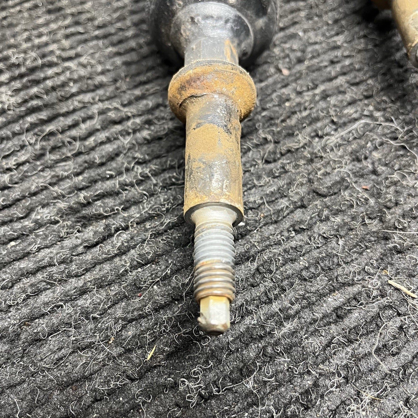 ☑️ BMW E82 E88 E90 E92 128i 135i 328i 328xi 335i Rear Shock Absorber Pair Sachs