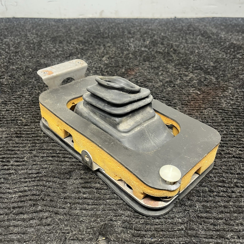 ☑️ 2013-2020 TOYOTA 86 FRS BRZ OEM SHIFTER METAL BRACKET BOOT & FOAM INSULATOR