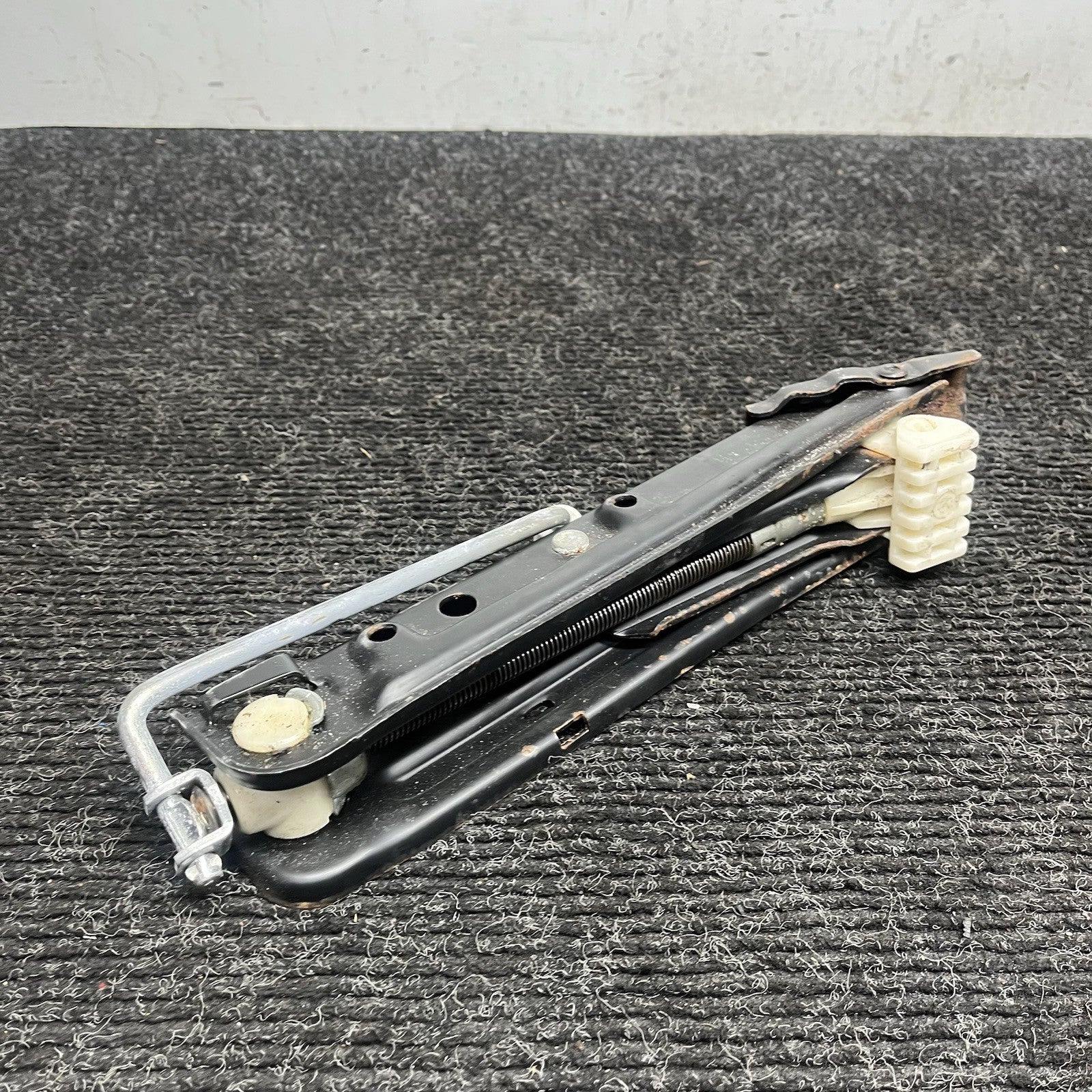 ☑️ BMW E46 3-Series Factory Spare Tire Changing Jack Lifting Tool 1999-2006 OEM