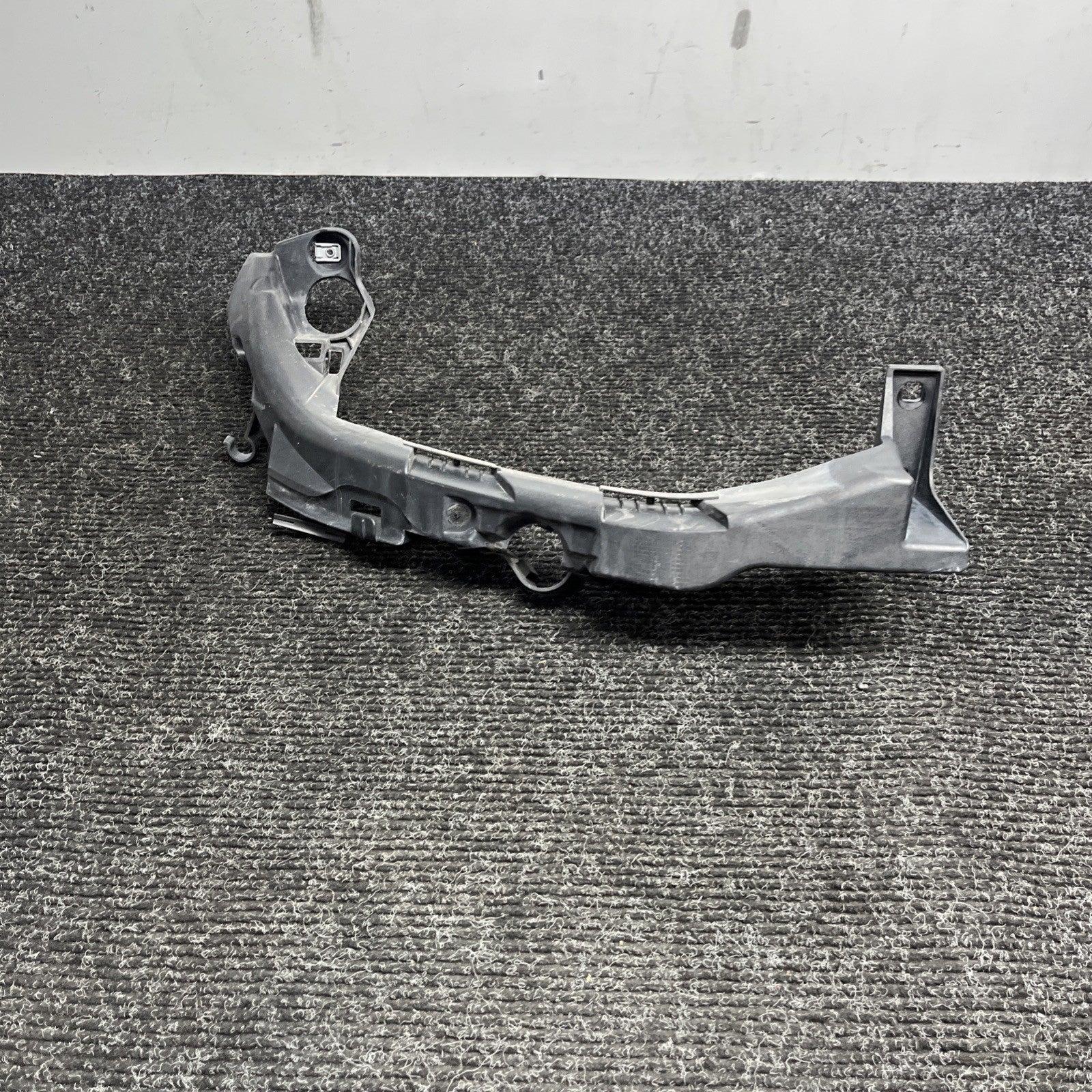 ☑️ 07-10 OEM BMW E92 E93 335 Right Passenger Headlight Bracket Carrier Mount