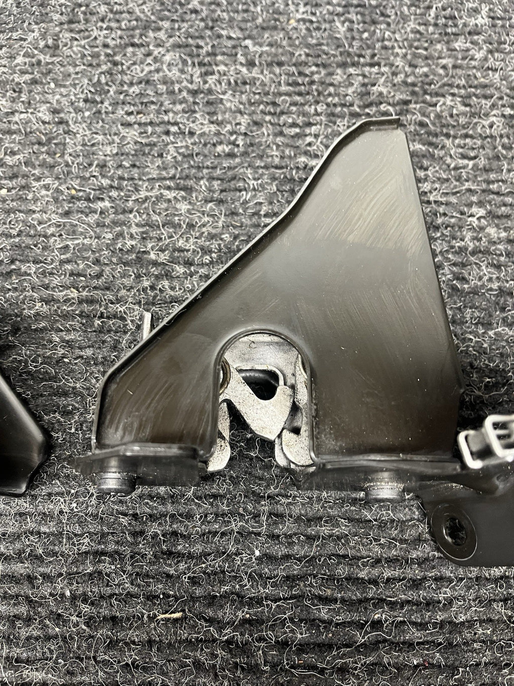 ☑️07-13 BMW 330i 328i 335i E90 E92 E93 Hood Latch and Mounting Bracket Set Cable