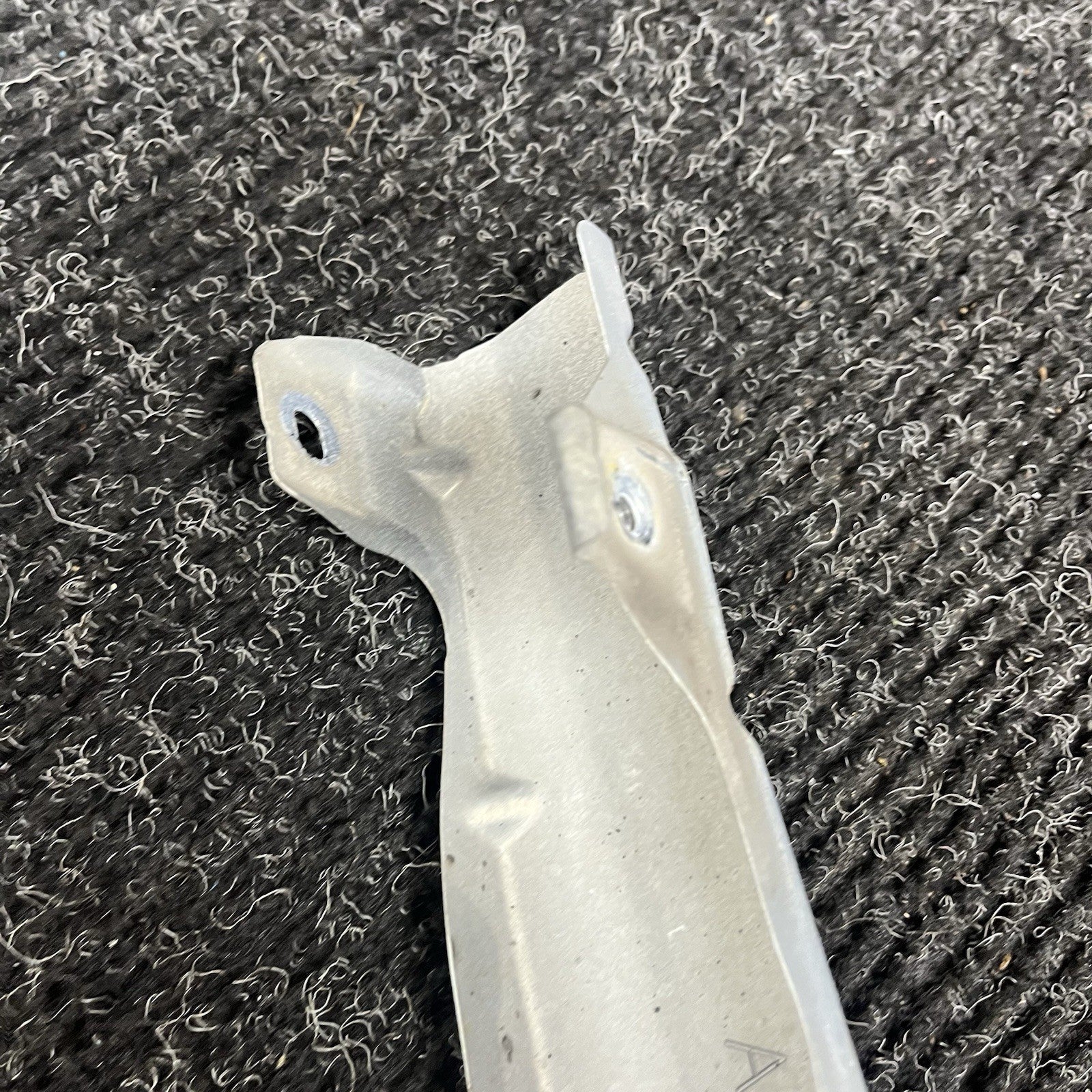 ☑️ 2013-19 Scion FRS Subaru BRZ 86 Front RH Right Side Fender Bracket OEM