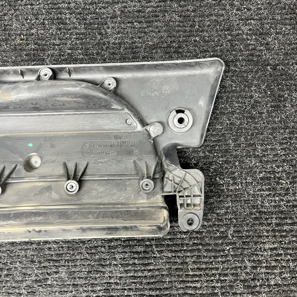 ☑️ 01-06 BMW E46 325i 325ci 330i 330ci 330xi Upper Radiator Air Duct OEM *NOTE*