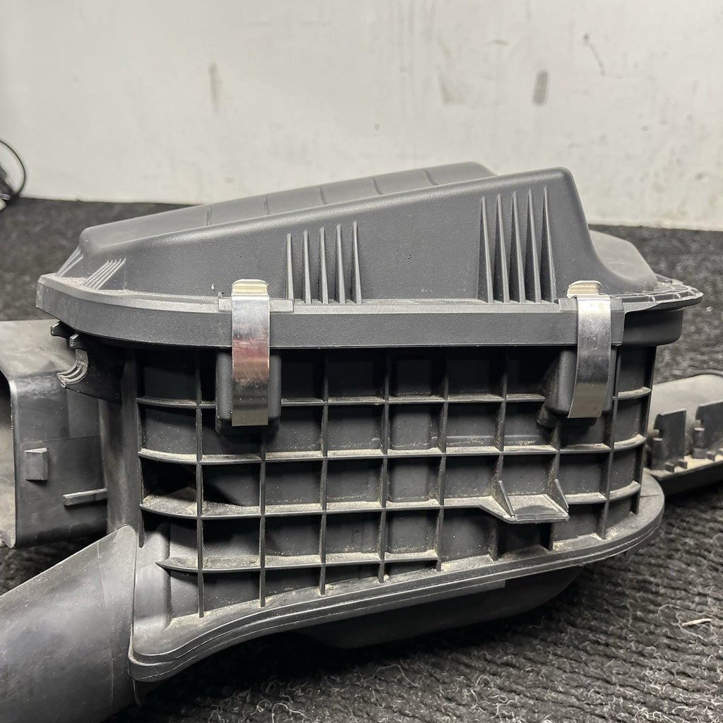 ☑️ 07-13 OEM BMW E82 E88 E90 E92 E93 335 N54 AirBox Air Box Filter Housing