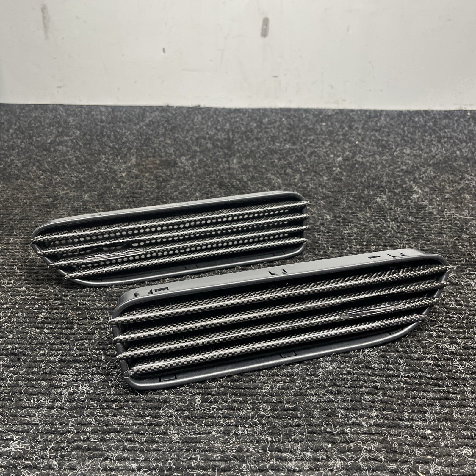 ☑️ 01-06 BMW E46 M3 Right & Left Set Fender Molding Grill Vent Trim Set