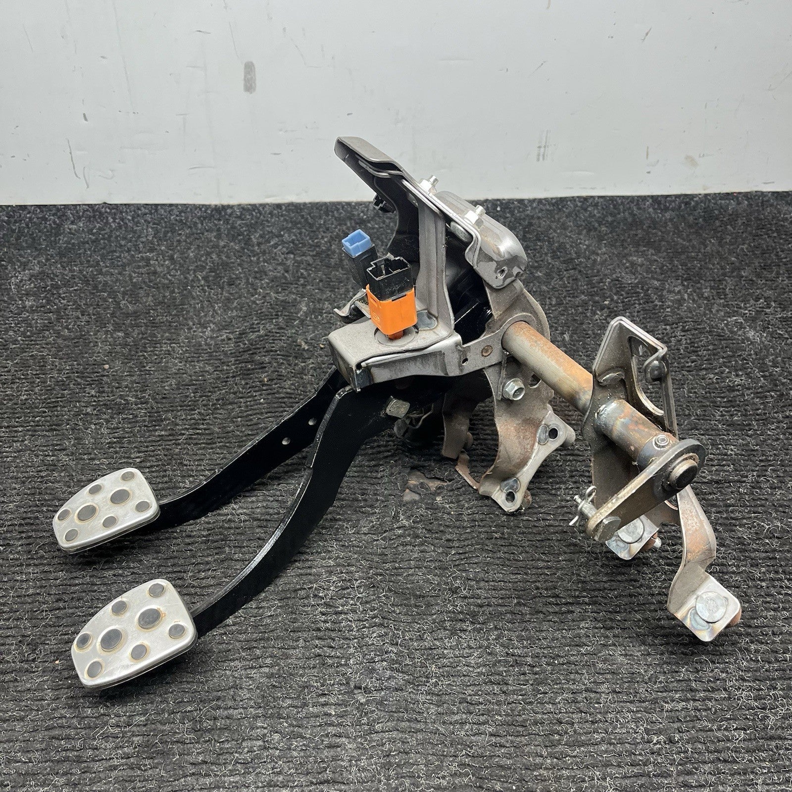 ☑️ 2015-2019 Subaru WRX STI Brake & Clutch Pedal Assembly OEM 15-19