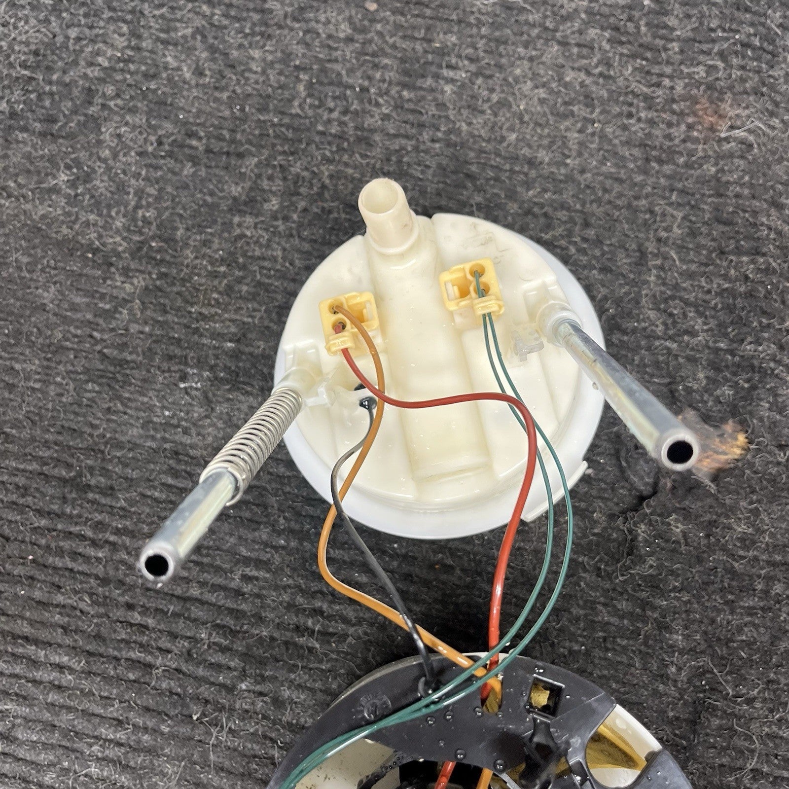 ☑️ 06-13 BMW E82 E88 E90 E91 E92 E93 135I 335I Fuel Pump OEM