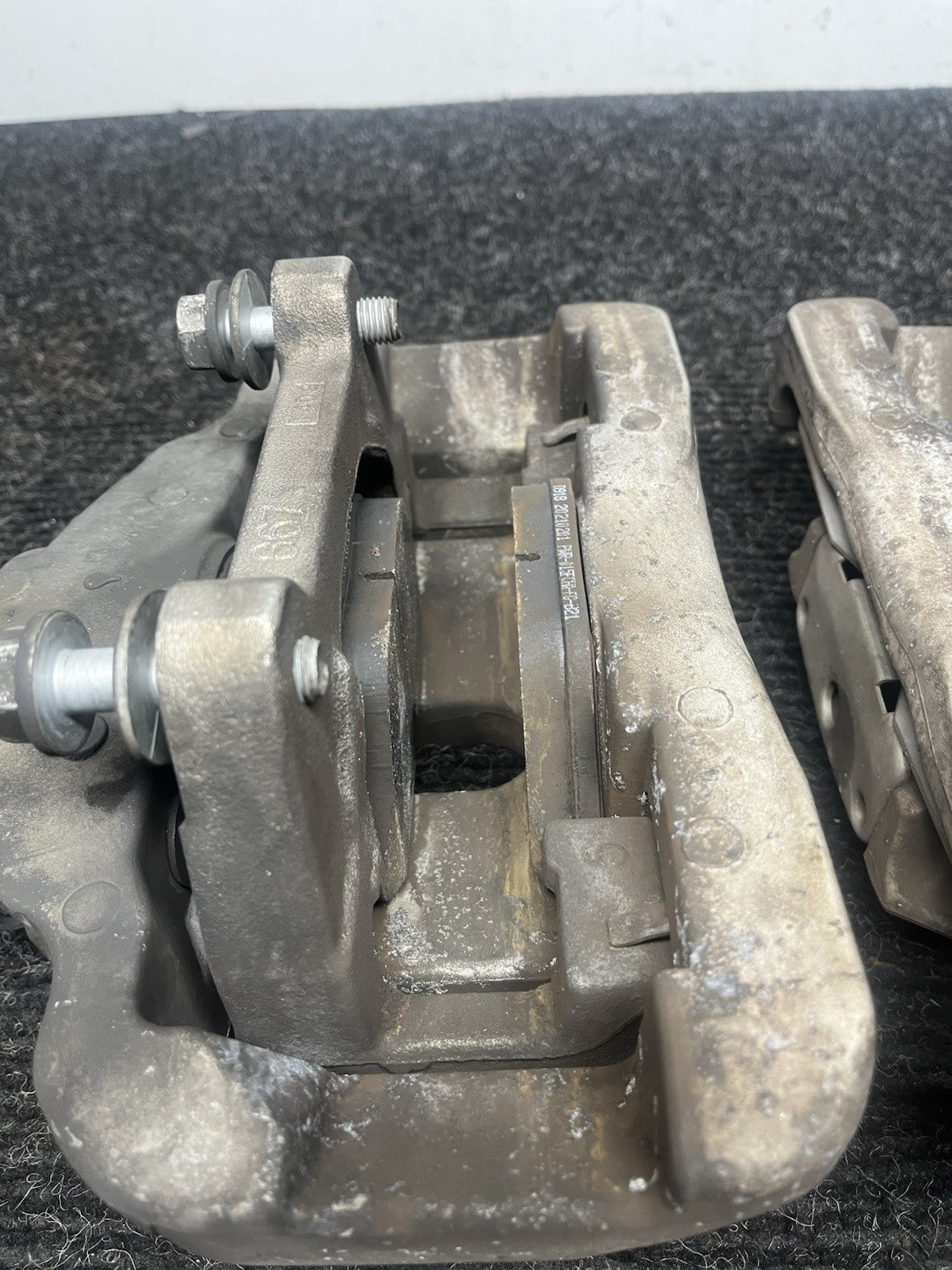 ☑️ 06-11 E90 E91 E92 E93 E84 335 Z4 BMW 335i Front Brake Caliper Set OEM