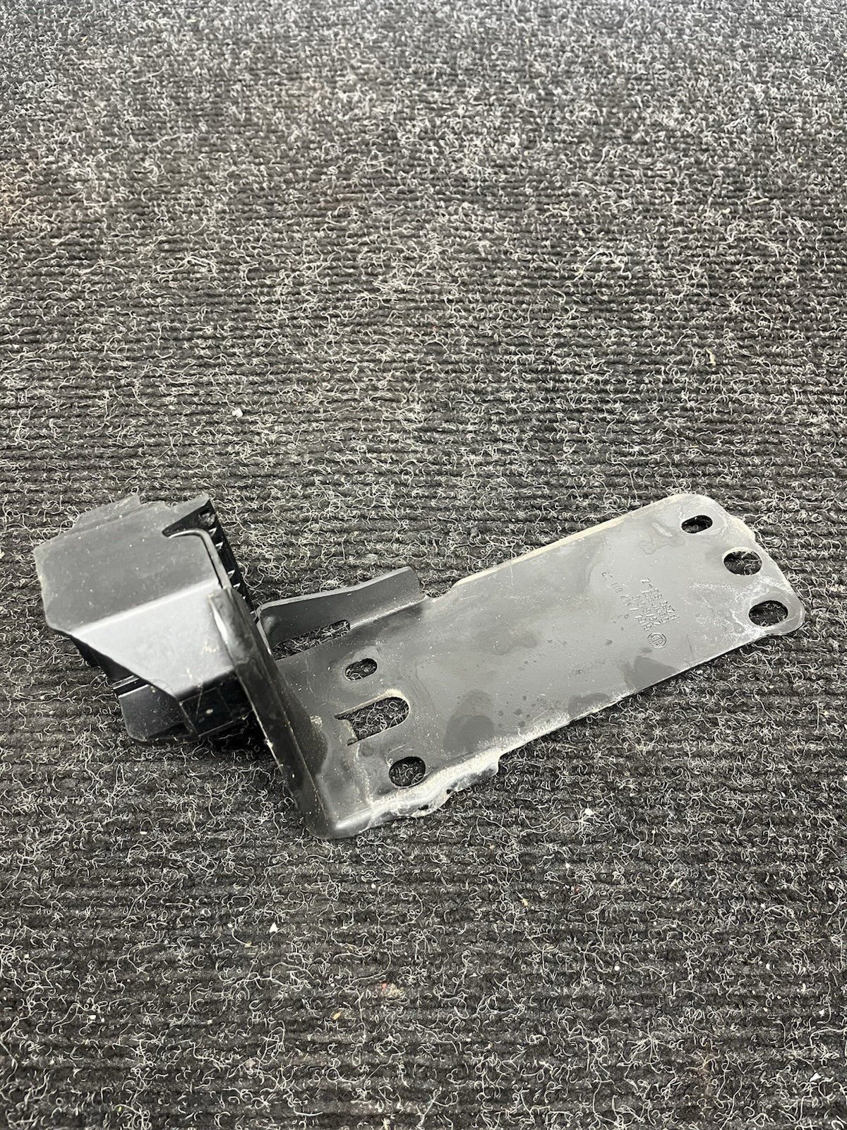 ☑️ OEM BMW E82 E88 E90 E92 E93 335 M3 Radiator Support Left Plate Bracket Mount