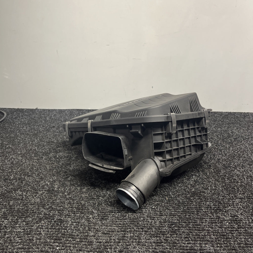 ☑️ 08-13 BMW 128i 135i E82 E88 AIR FILTER CLEANER INTAKE BOX OEM