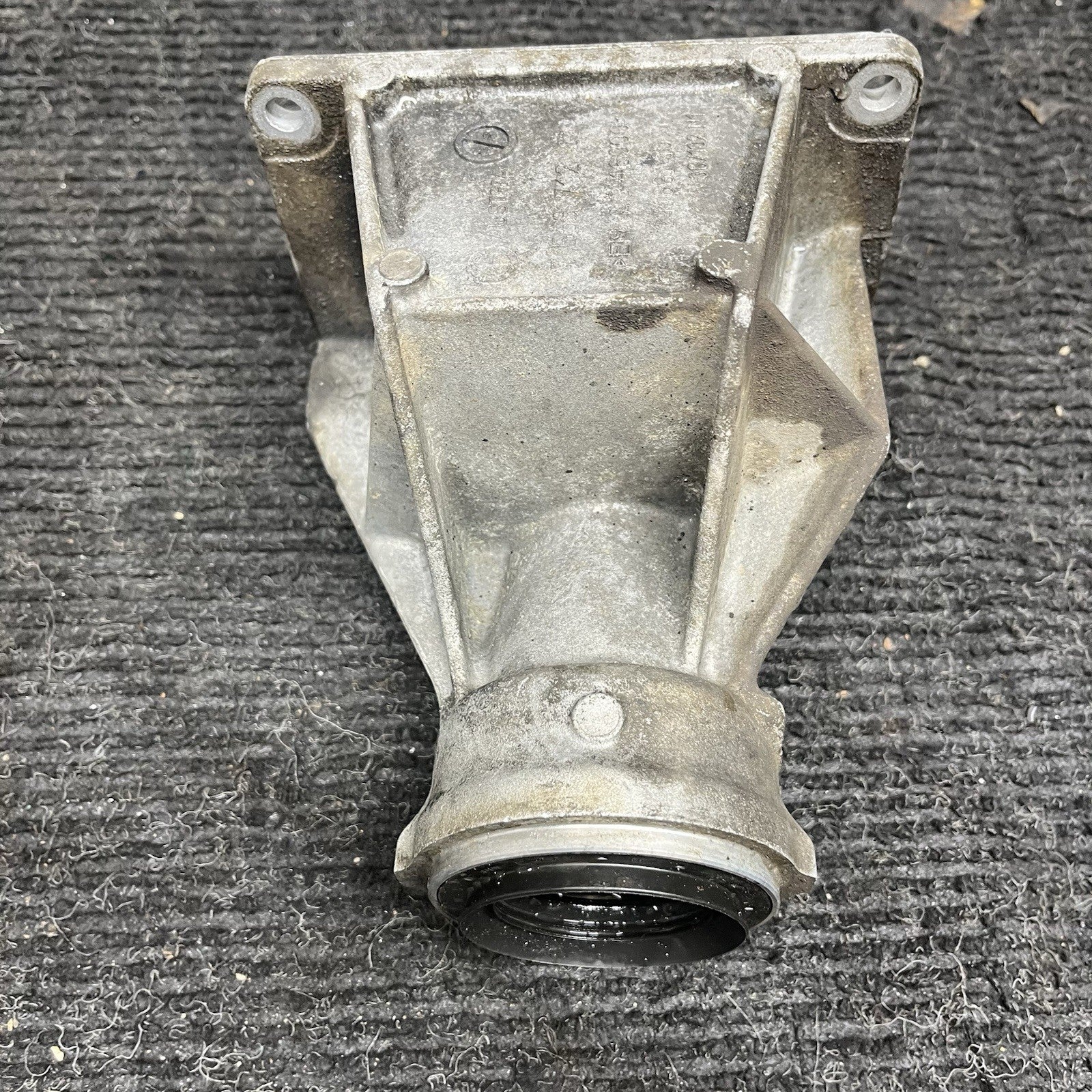 ☑️ 09-13 BMW 335i E92 Transmission Differential Axle Mount Support Bracket OEM