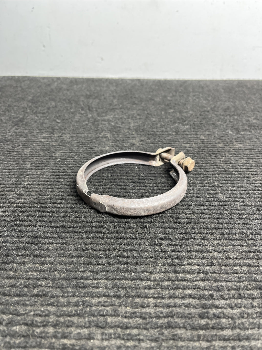 ☑️ 2008-2013 BMW 135I - OEM Exhaust Clamp 7553602