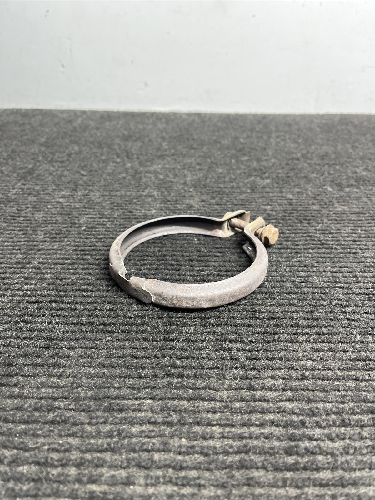 ☑️ 2008-2013 BMW 135I - OEM Exhaust Clamp 7553602