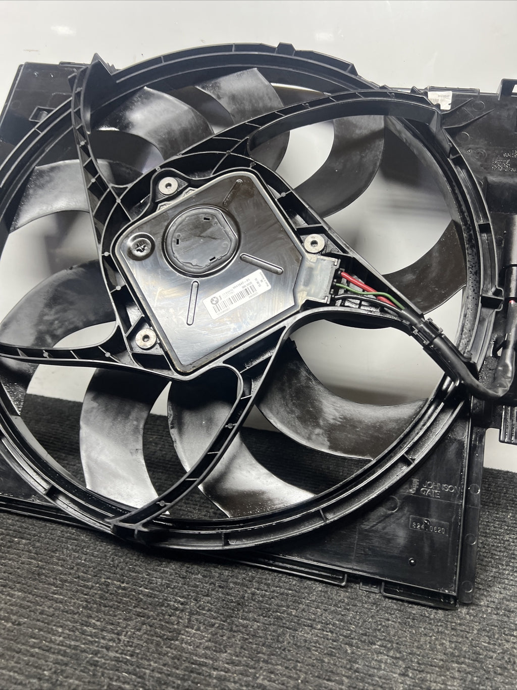 ☑️ 2013-2016 BMW 328i F30 Radiator Electric Fan Motor Blade Shroud