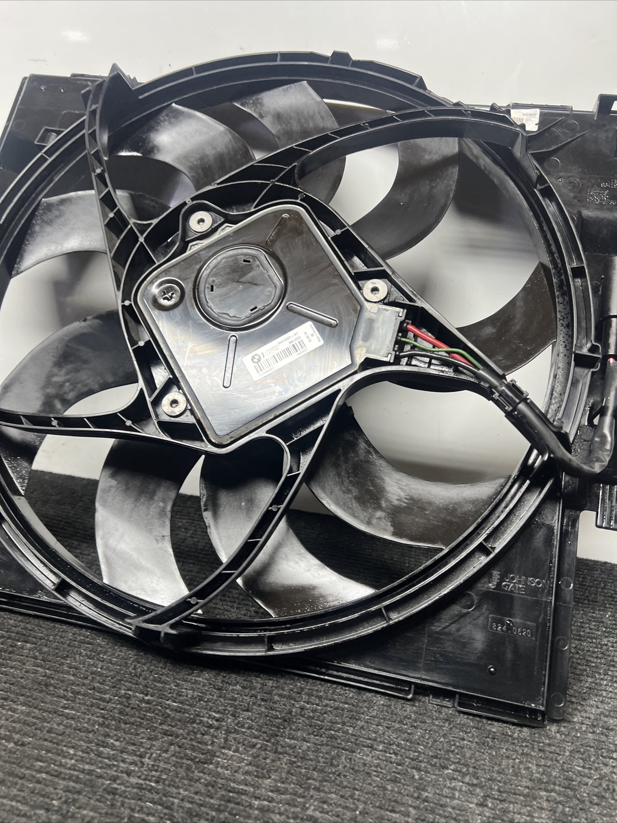 ☑️ 2013-2016 BMW 328i F30 Radiator Electric Fan Motor Blade Shroud