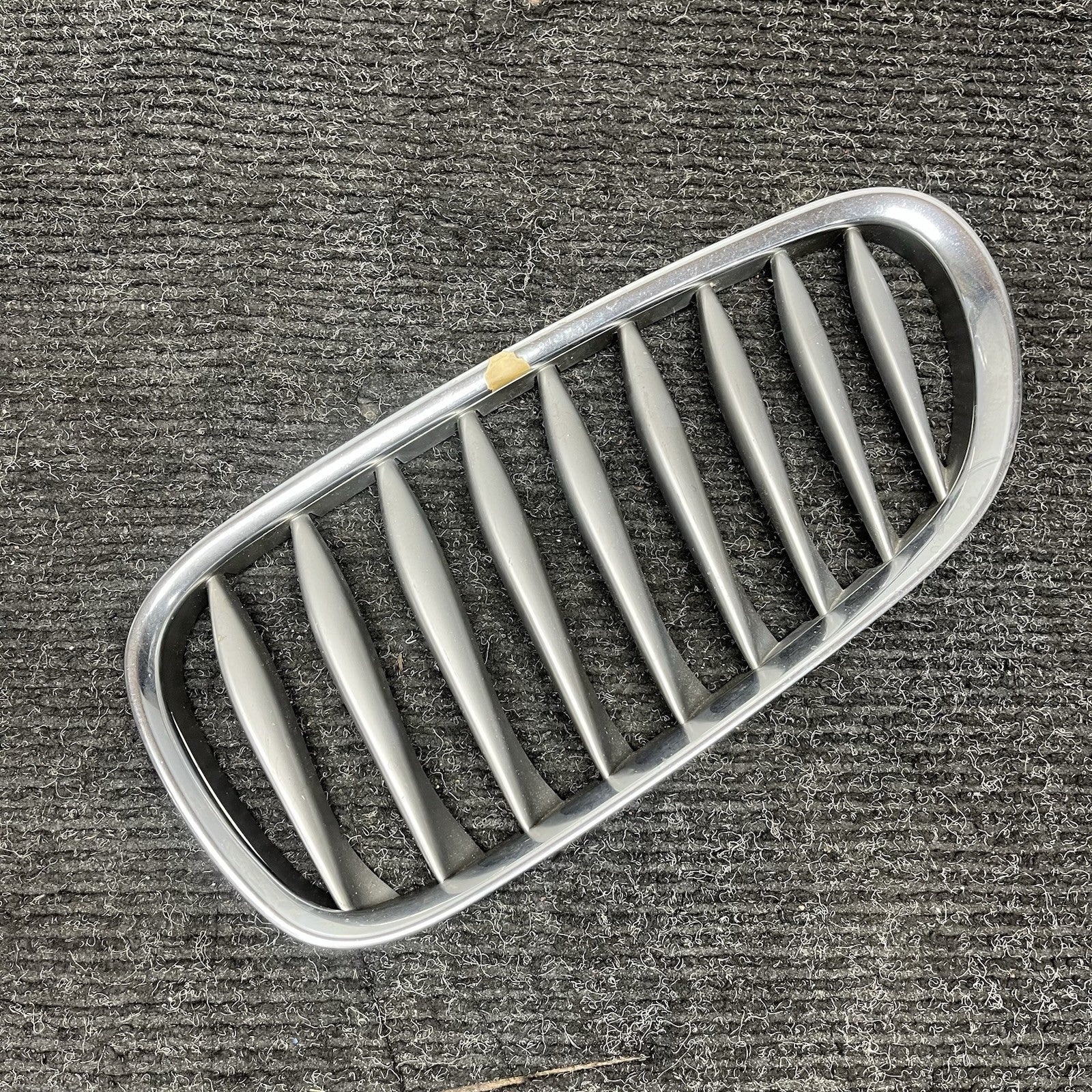 ☑️ 2003-2008 BMW Z4 Left Driver Side Grille Set OEM - 51137018218 W 7117757