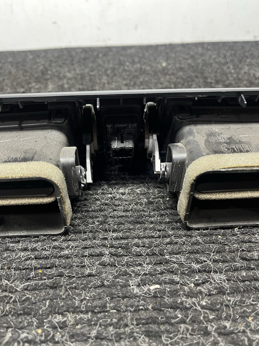 ☑️ 2015-2019 Subaru WRX STI Dash Center Console Vent OEM Hazard Switch