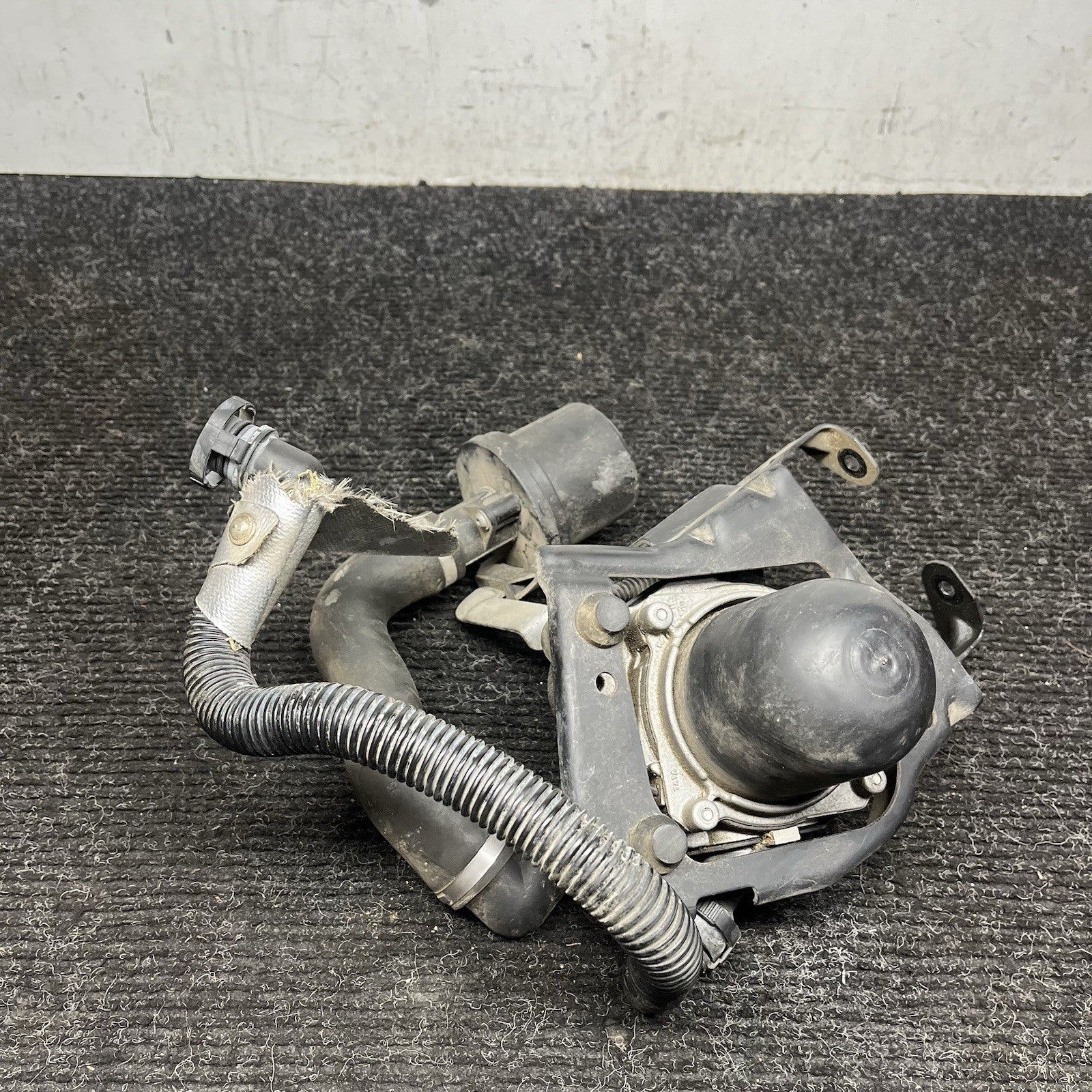 ☑️ OEM BMW E82 E88 E90 E91 E92 E93 128 328 N51 N52 Smog Air Injection Pump