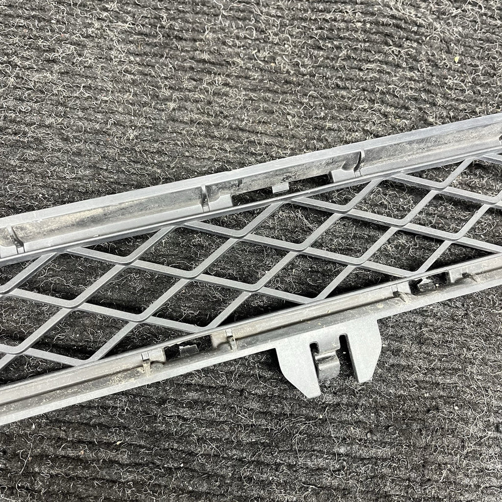 ☑️ 2011-2014 BMW X3 F25 Front Upper Center Bumper Grille OEM 7210466
