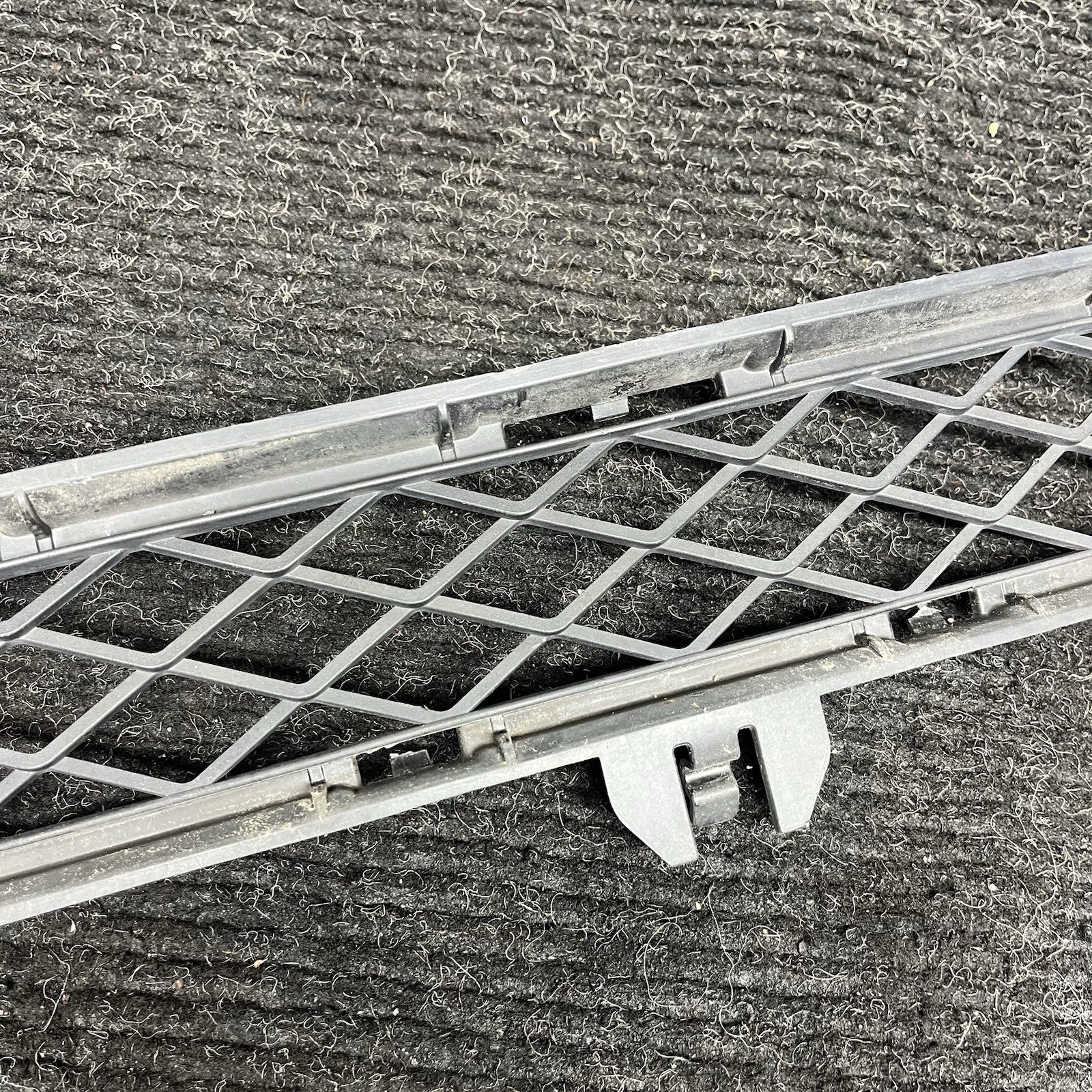 ☑️ 2011-2014 BMW X3 F25 Front Upper Center Bumper Grille OEM 7210466